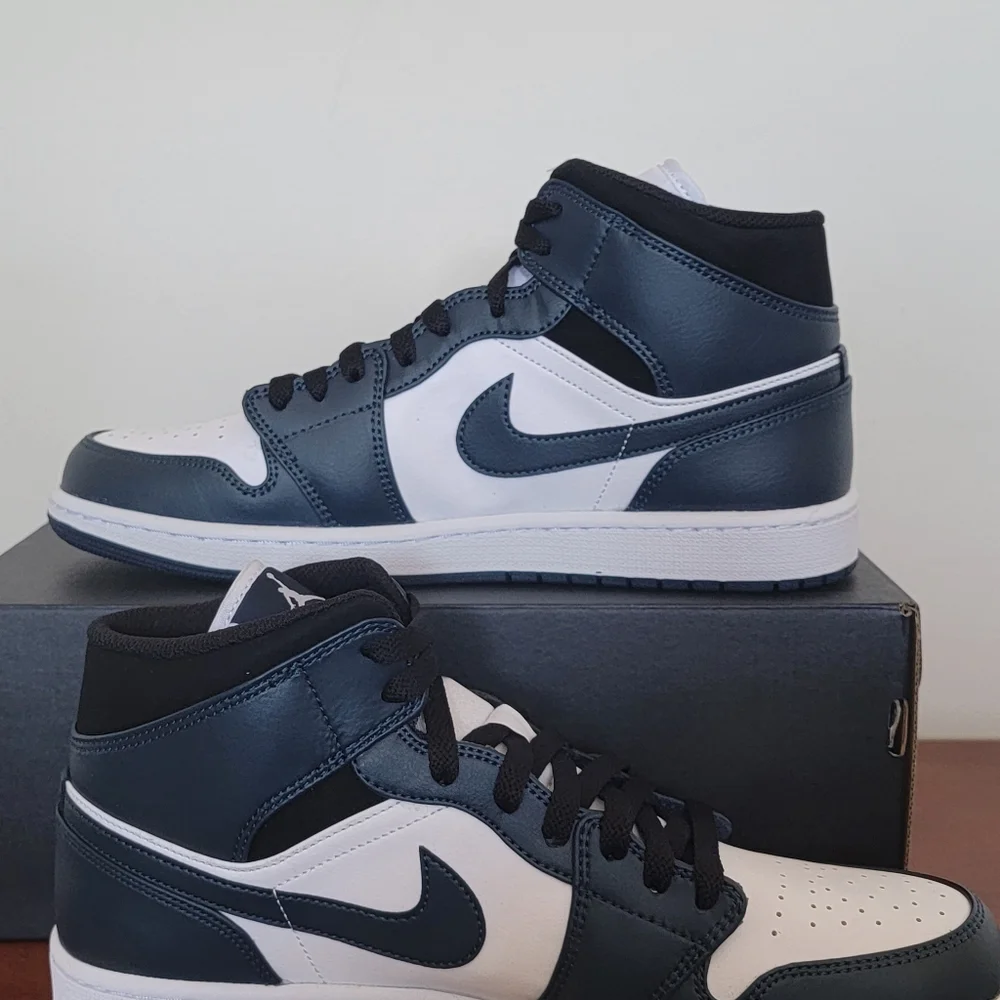 Nike Air Jordan 1 Mid Retro Armory Navy White 554724-411 Men size 11 - Picture 2 of 8